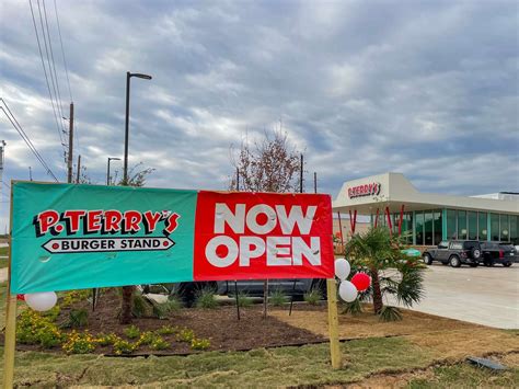 Popular Austin chain opens first Houston-area burger stand