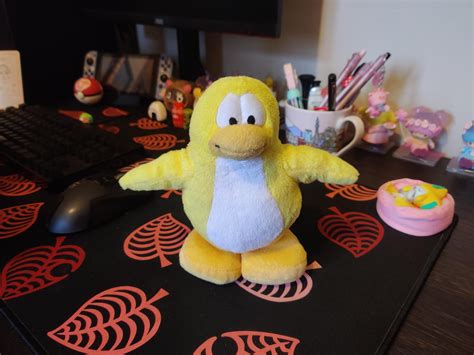I found some penguins at the opshop ~ nostalgia unlocked : r/ClubPenguin