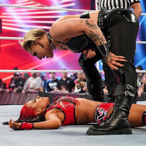 Zelina Vega: Age, Height, Weight, Husband, Net Worth, Family, Injury ...