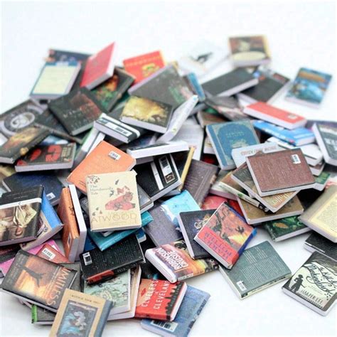 Conjunto de 10 piezas de mini libros creativos con modelo de novela ...