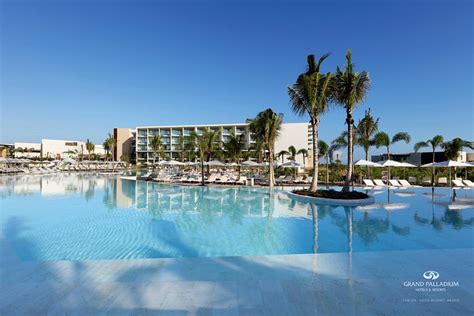 Grand Palladium Select Costa Mujeres Pool: Pictures & Reviews - Tripadvisor
