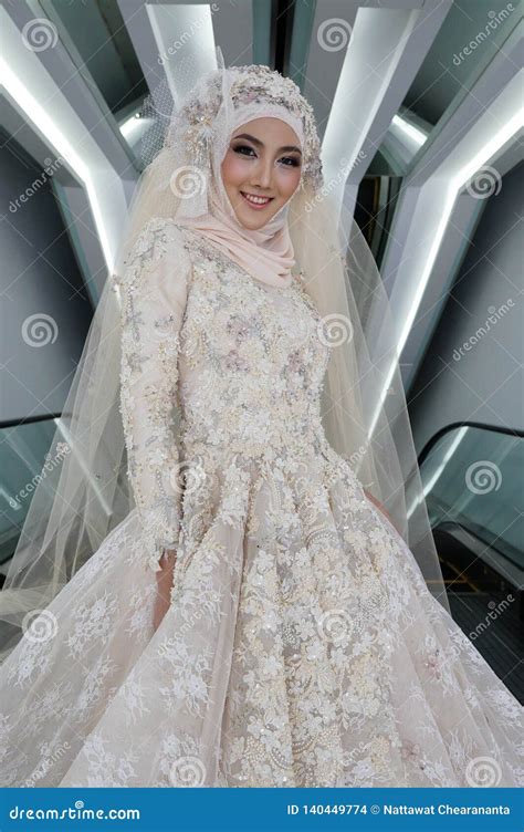 Muslim Arabic Bride in Lace Bead Wedding Dress Stock Photo - Image of happy, india: 140449774