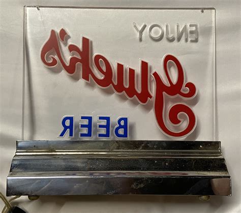 Lot Detail - Gluek's Beer lighted sign