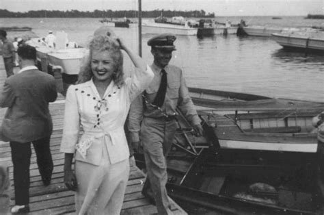 Photos of the lovely Betty Grable-celebrated sex symbol & pin up of the ...