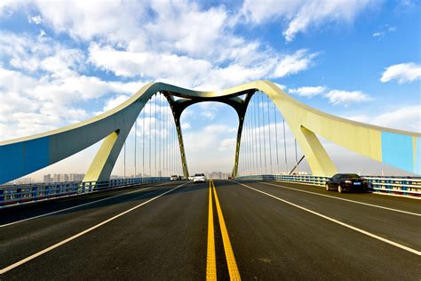 道路桥梁工程技术和公路工程与材料质量检查有什么区别,哪个好-工程测量技术和道路桥梁工程技术哪个好？