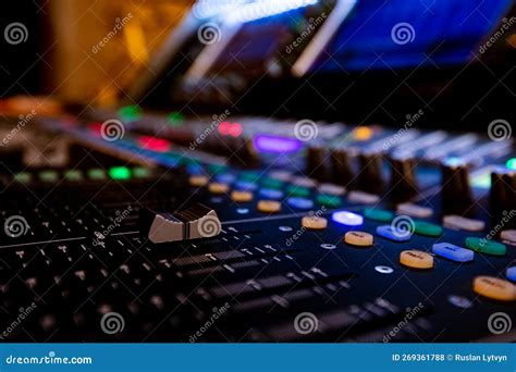 Sound Control Paneling 的图像结果