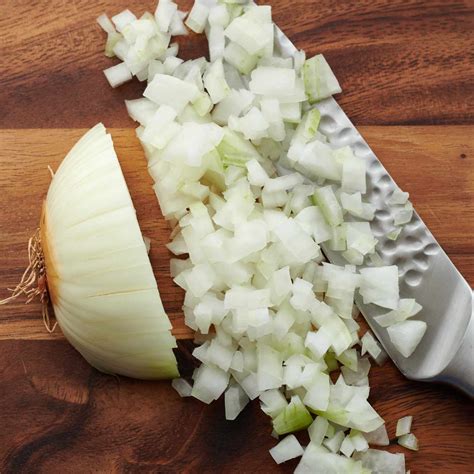How to Dice an Onion: A Simple Step-by-Step Guide