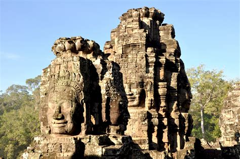 Angkor,des visages incroyablement envoûtants au temple du Bayon ...