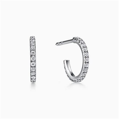 Luxury Anniversary Gifts for Her & Him | Tiffany & Co. International