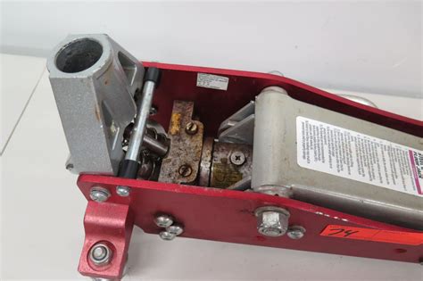 Hyper Tough 1.5 Ton Steel & Aluminum Floor Jack (no handle) - Oahu Auctions