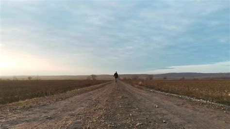 People Walking towards Camera 的图像结果