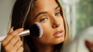 10 Dangers Of Wearing Expired Makeup & 10 Signs It's Time To Pitch Your ...