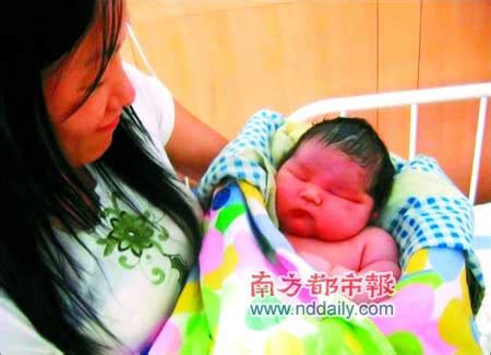 山东产妇产下12.9斤巨婴(图)-搜狐新闻