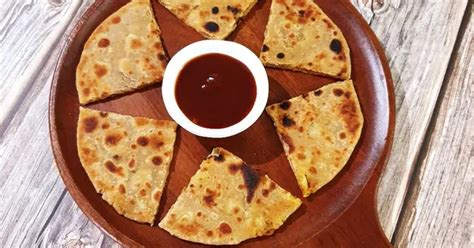Nendran Banana Stuffed Paratha Recipe by Asmita Rupani - Cookpad