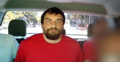 Hijo de ex jugador de la NFL acusado de matar a sus padres es arrestado ...