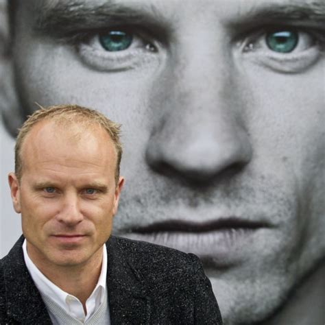 Dennis Bergkamp - Sports Commentary