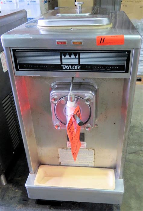 Taylor 390-27 Single-Flavor Soft Serve Ice Cream Machine