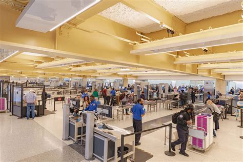 Reagan National Airport New North Concourse and Secure National Hall in ...