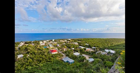 Cayman Brac Gerrard-Smith (CYB) - Flight Status, Maps & more - KAYAK