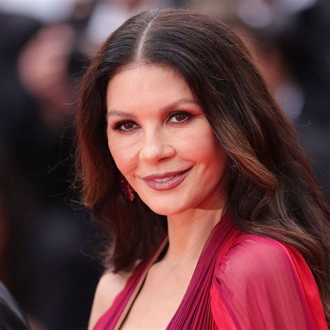 Catherine Zeta-Jones Sizzles In An Ultra-Plunging Red Elie Saab Gown ...
