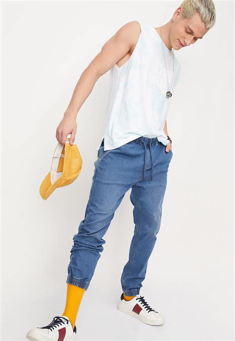 Buy Men Washed Carrot Fit Jogger Jeans Online at just Rs. 1399.0 ...