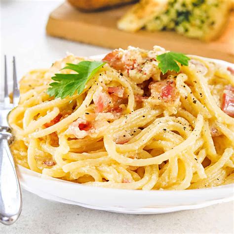 Spaghetti Alla Carbonara | Erren's Kitchen