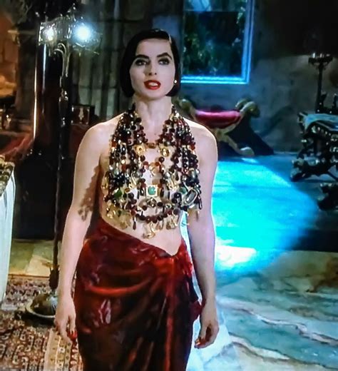 Death Becomes Her Costume