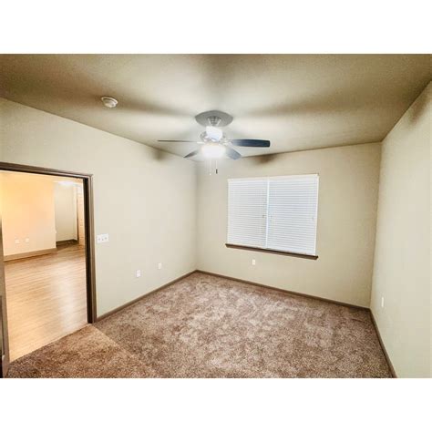 Artisan at Lake Wyndemere | New season and new move-in specials ...