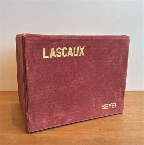 ラスコー洞窟画のフラワーベース | POTLATCH