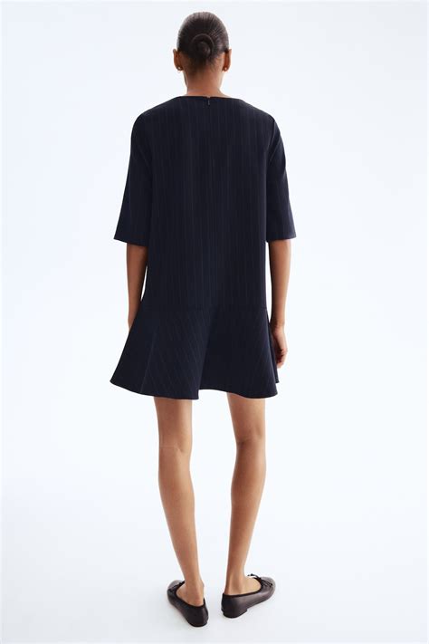 Women's Navy blue/Pinstriped Circle-skirt shift dress | H&M IN