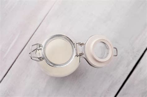 Coconut Oil Sunscreen - Easy 3 Ingredient Recipe!