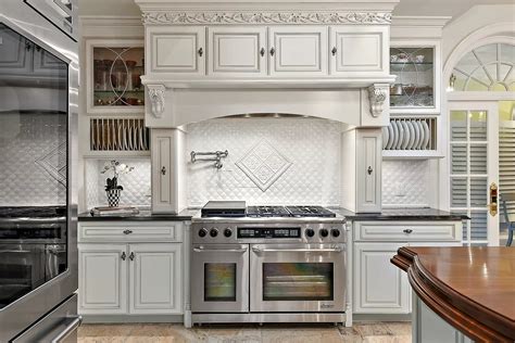 White Kitchen Backsplash Ideas and Pictures