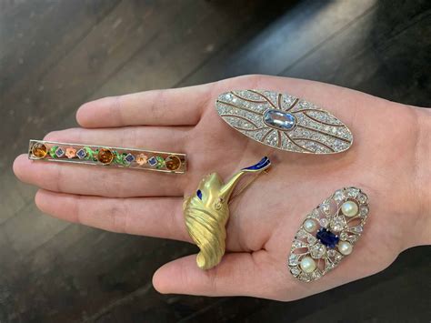 How To Wear A Brooch - AC Silver