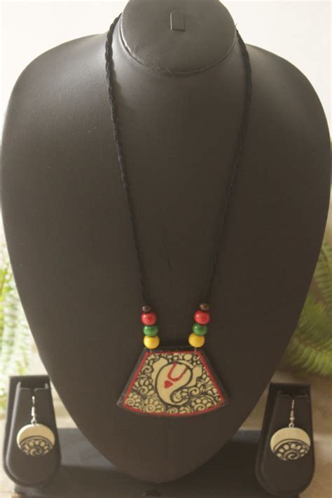 Cream & Black Hand-Painted Lord Ganesha Ceramic Necklace Set – A Local ...