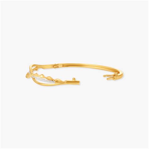 Twisted Elegance Bangle