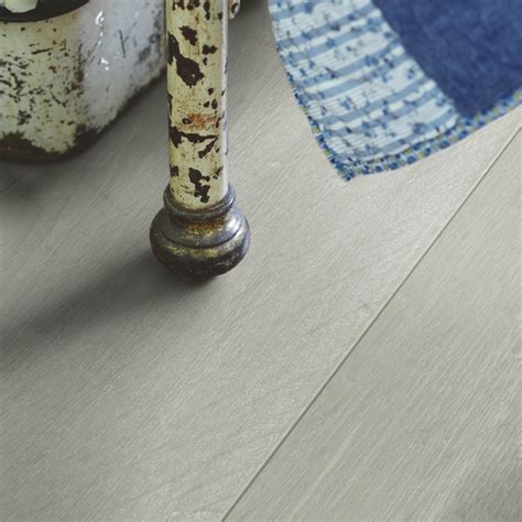 Pergo laminate: water resistant flooring