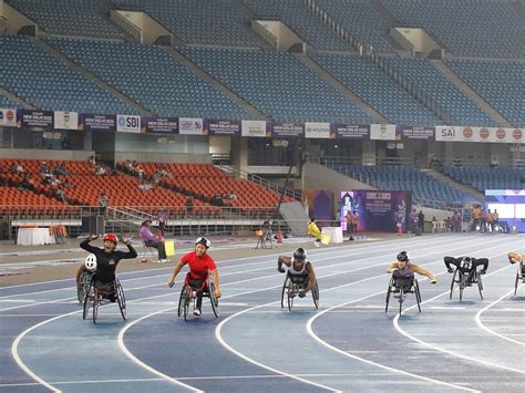 PM Modi flags off first 'Made in India' e-Vitara, to be exported to 100 ...