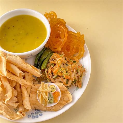 Gujarati Fafda Jalebi Indian Miniature Food Magnet – small IDEA