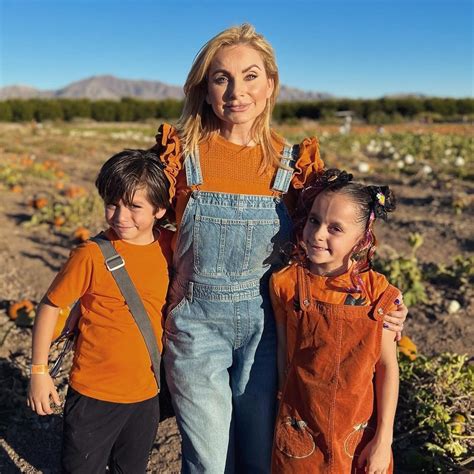 Elizabeth Álvarez y Jorge Salinas celebran por todo lo alto los 9 años ...