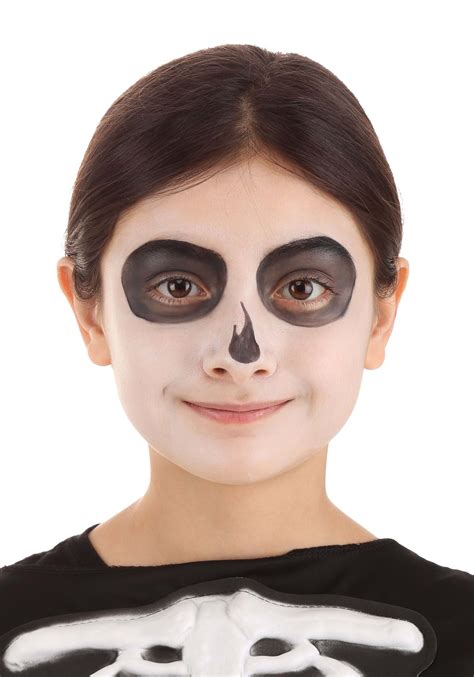 Skeleton Face Makeup
