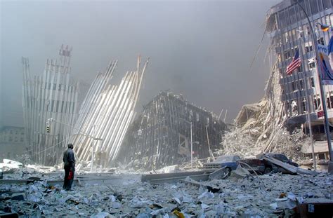 #NeverForget 9/11: Photos, News Coverage of Attacks at World Trade ...