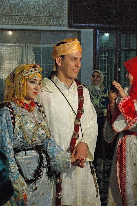 Traditional Clothing of Morocco | Vêtement traditionnel, Femme ...
