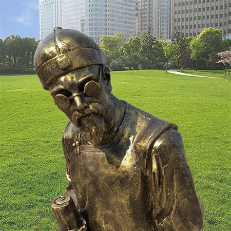 创意不锈钢镂空抽象人物金属雕塑大型城市园林公园落地装饰摆件-阿里巴巴