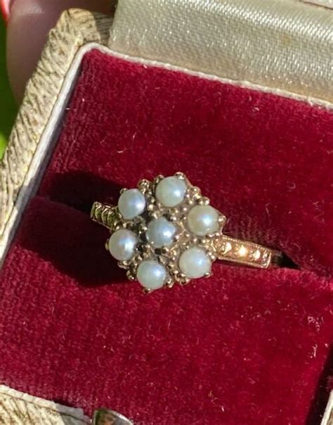 YES! Hier gibt es Penelopes Verlobungsring aus Bridgerton