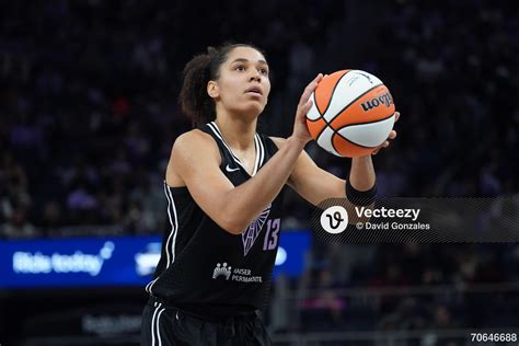 Golden State Valkyries forward Janelle Salaun (13) shoots a free throw ...