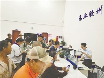 青岛免费劳务市场遇尴尬 民工期盼规范零工合同-搜狐新闻