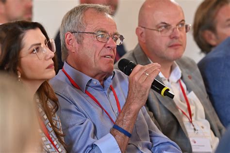 Convention 091 - 1800×1200 | franchise.at