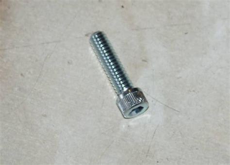 Screws | BRITISH Only Austria Fahrzeughandel GmbH