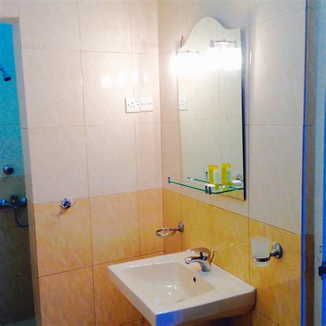GRAND 7 HOTEL THALAWATHUGODA (Colombo) - Hotel Reviews, Photos, Rate ...