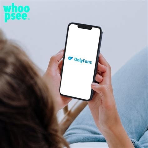 OnlyFans, coppia di insegnanti perde il lavoro dopo aver realizzato video espliciti nel cortile ...